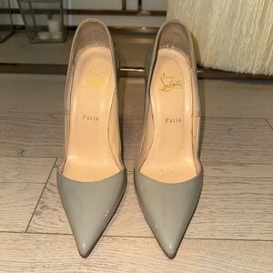 So Kate Christian Louboutin Heels size 39.5 patent leather color grey